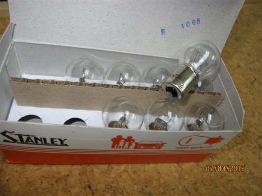 หลอดไฟ Stanley  ขนาด 24 v  25 w