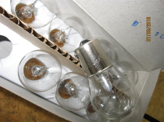 หลอดไฟ Stanley  ขนาด 24 v  25 w