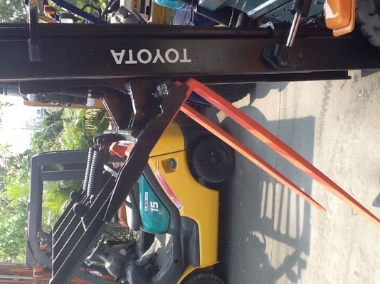 แหล่งรวมรถโฟลค์ลิฟท์งาเทฮิ้งค์ฟอร์คภาคตะวันออกงากระดกสำหรับตักก้อนยางพารายางถ้วยยางก้อนและขี้ยาง