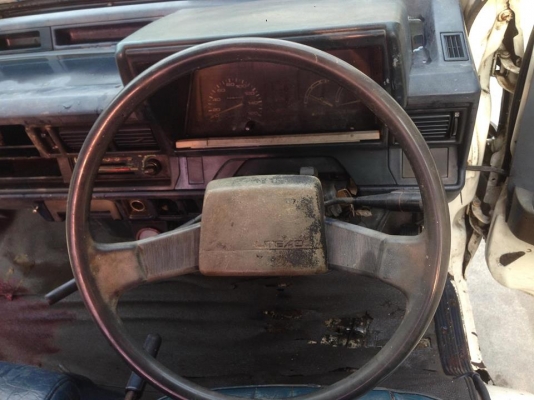 ขายโตโยต้า4ล้อ เครื่อง2C เล่มทะเบียนป้ายเล็กเอกสารพร้อมโอน ทะเบียนขาดสิงหา56 เครื่องดีเซล แซสซีดี กระบะพื้นผุอย่างเดียว ขายตามสภาพ ขาย 45000 บาท