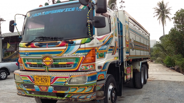 ขายสิบล้อดั๊มสองเพลาเมก้า 320 ปี 49 สวย ๆ ครับ  081 7368589