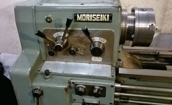 **ขายถูกๆครับ**เครื่องกลึงมือสองจากญี่ปุ่น MORISEIKI MS-650  5.5Feet เกลียวนิ้วมิลเปลี่ยนเฟือง ดิสช์เบรค เพลาตั้งตัด 3จับ9นิ้ว พร้อมใช้งานครับ