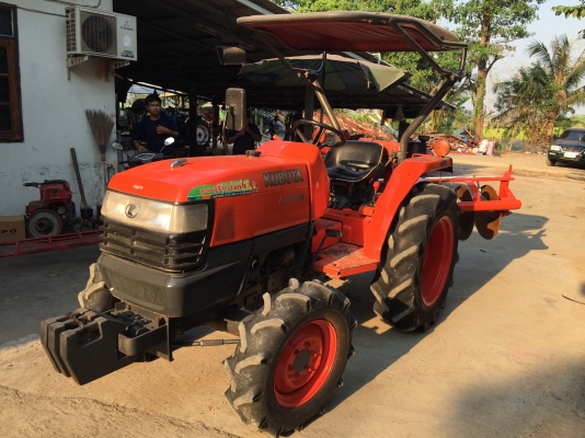 ขายรถไถคูโบต้า L3408 พร้อมผานพรวน รถสภาพดีค่ะ ขายราคา 195,000 บาท สนใจโทร 081-9136451 ค่ะ ขายรถไถคูโบต้า L3408 พร้อมผานพรวน รถสภาพดีค่ะ ขายราคา 195,000 บาท สนใจโทร 081-9136451 ค่ะ