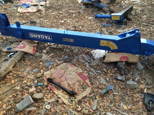 เครน Tadano 2.0t 3ตอน 2ชัก โทร.061-0702352 ครับ