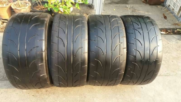 ยาง dunlop หน้า 245 40 17 หลัง 255 40 17 ชุดล่ะ 4500