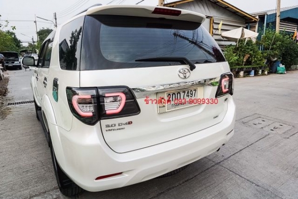 2013 TOYOTA FORTUNER 3.0V AT 2WD Navi สีขาวมุกรุ่นTOPสุดขับ2สภาพน้องๆป้ายแดงไม่เคยชนรับประกัน เกียร์ออโต้ดีเซล ราคาถูก