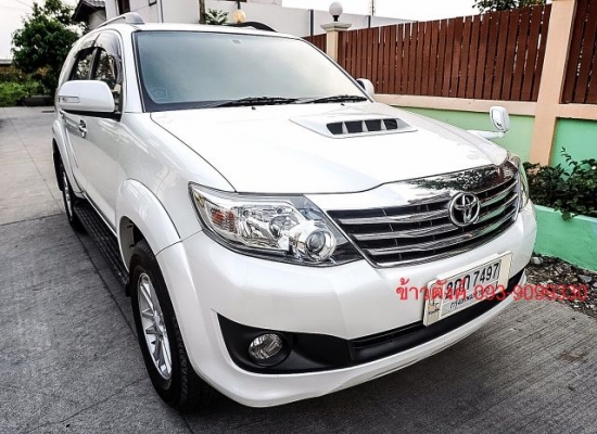 2013 TOYOTA FORTUNER 3.0V AT 2WD Navi สีขาวมุกรุ่นTOPสุดขับ2สภาพน้องๆป้ายแดงไม่เคยชนรับประกัน เกียร์ออโต้ดีเซล ราคาถูก