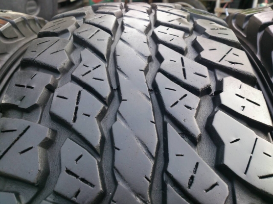 ขายยาง DUNLOP A/T 30&times;9.50R15 ยางปี11 ดอกยางหนาเต็มไม่มีปะใช้งานน้อยสวยๆ จำนวน 4 เส้น