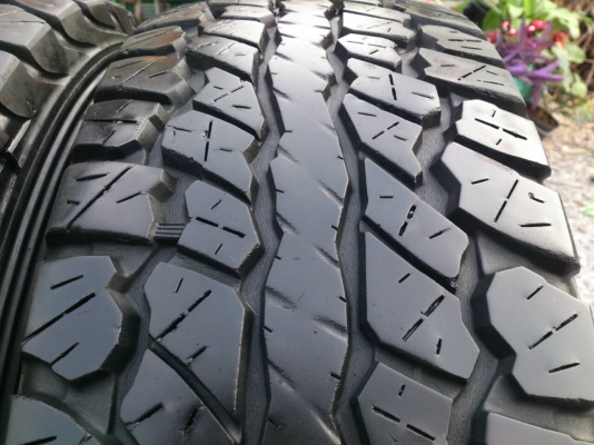 ขายยาง DUNLOP A/T 30&times;9.50R15 ยางปี11 ดอกยางหนาเต็มไม่มีปะใช้งานน้อยสวยๆ จำนวน 4 เส้น