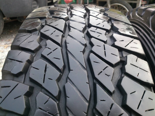 ขายยาง DUNLOP A/T 30&times;9.50R15 ยางปี11 ดอกยางหนาเต็มไม่มีปะใช้งานน้อยสวยๆ จำนวน 4 เส้น