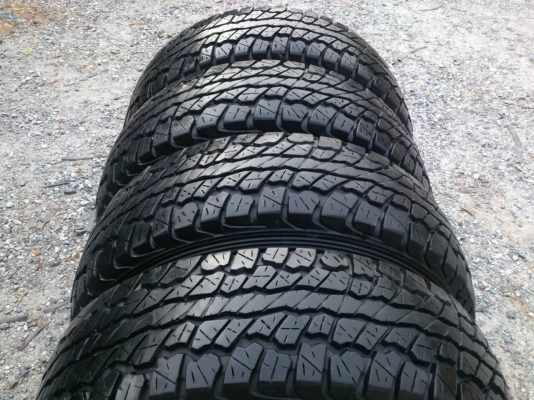 ขายยาง DUNLOP A/T 30&times;9.50R15 ยางปี11 ดอกยางหนาเต็มไม่มีปะใช้งานน้อยสวยๆ จำนวน 4 เส้น
