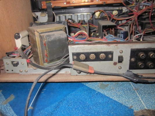 สเตอริโอเก่า(แนวสะสม) การทำงานปกติทุกปุ่ม+ลำโพง 1คู่(อายุ 40ขึ้นแน่) สเตอริโอเก่า(แนวสะสม) การทำงานปกติทุกปุ่ม+ลำโพง 1คู่(อายุ 40ขึ้นแน่)