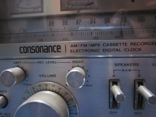 สเตอริโอเก่า(แนวสะสม) การทำงานปกติทุกปุ่ม+ลำโพง 1คู่(อายุ 40ขึ้นแน่) สเตอริโอเก่า(แนวสะสม) การทำงานปกติทุกปุ่ม+ลำโพง 1คู่(อายุ 40ขึ้นแน่)