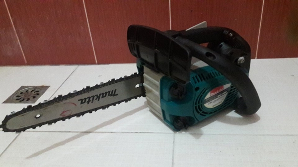 เลื่อยโซ่ยนต์ Makita เลื่อยโซ่ยนต์ Makita