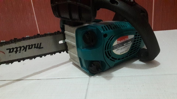 เลื่อยโซ่ยนต์ Makita เลื่อยโซ่ยนต์ Makita