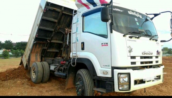 ขายรถบรรทุกดั้ม Isuzu frt  240 แรง