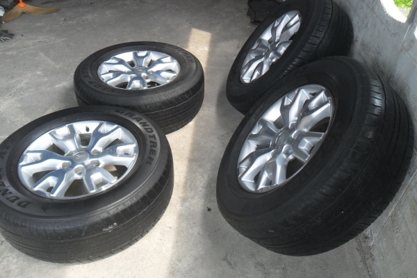 ล้อแม็18นิ้ว6รุ ฟอด พร้อมยาง สวยๆ 4 ล้อ ลดราคาเหลือ 7500 บาท ล้อแม็18นิ้ว6รุ ฟอด พร้อมยาง สวยๆ 4 ล้อ ลดราคาเหลือ 7500 บาท