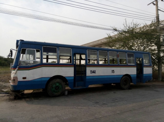Bus isuzu ทั้งคัน ใส่หัวหกล้อได้
