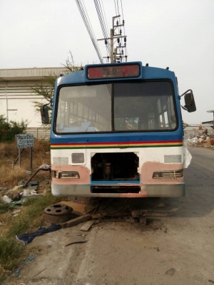 Bus isuzu ทั้งคัน ใส่หัวหกล้อได้