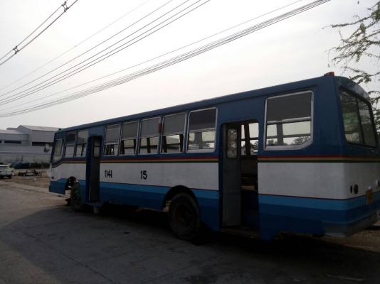 Bus isuzu ทั้งคัน ใส่หัวหกล้อได้