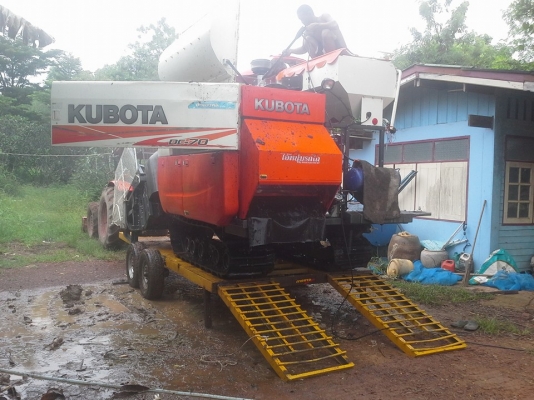 ขาย เทลเลอร์ รถเกี่ยวคูโบต้า ขาย เทลเลอร์ รถเกี่ยวคูโบต้า