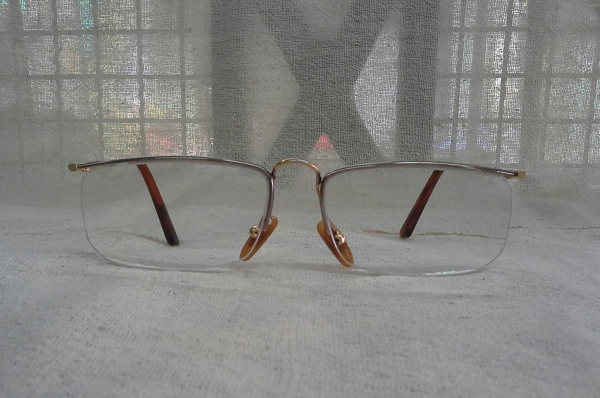 แว่นสายตายาววินเทจฟรานซ์ สองกษัตริย์ โกลด์ฟิลด์  Essilor handmade in France