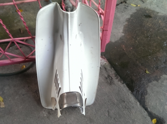 ขายบังลม และท่อไอเสียแท้ของ SUZUKI RC.100 ขายบังลม และท่อไอเสียแท้ของ SUZUKI RC.100