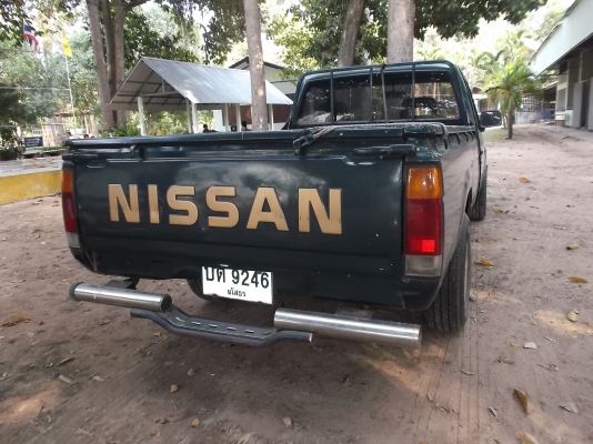 ขายกระบะนิสสันบิ๊กเอ็มหน้าตาข่าย หัวเดียว ทะเบียนเต็ม พร้อมโอน ยางใหม่สี่เส้นเป็นรถ ผอ.โรงเรียน 0817901940