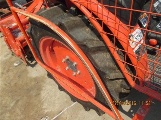 รถสวยๆมาอีกแล้วครับ กับ B2440 พร้อมโครงกันอ้อย ชั่วโมงงานน้อย 182 ชั่วโมง สภาพเหมือนใหม่ ใช้งานได้เลย รถสวยๆมาอีกแล้วครับ กับ B2440 พร้อมโครงกันอ้อย ชั่วโมงงานน้อย 182 ชั่วโมง สภาพเหมือนใหม่ ใช้งานได้เลย