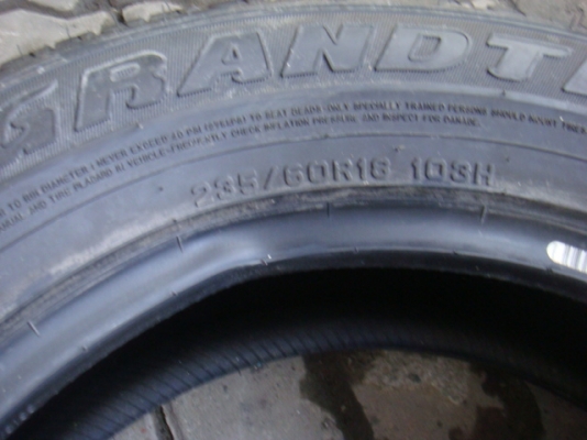 ยางใหม่ 235-60R18แต่มีตำหนิขายถูกเส้นละ300