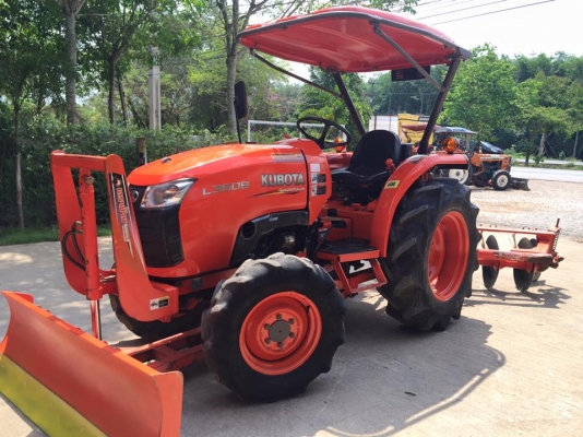 ขายรถไถ Kubota L3608(4WD) พร้อมใบมีดและผานพรวนช้าง รถไร่ เดิมๆ พร้อมใช้งาน