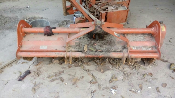 ขายรถไถคูโบต้าL3408อุปกรณ์ดันหน้าผานหกโรตารี่1.60เครื่องหยอดข้าวหกแถวเล่มทะเบียนพร้อม