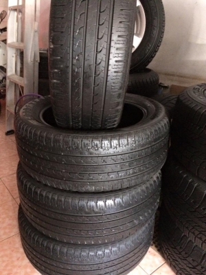 ขายยาง 235/55/18 กูดเยีย ปี14 ไม่มีปะ ดอกสดๆ นิ่มๆ