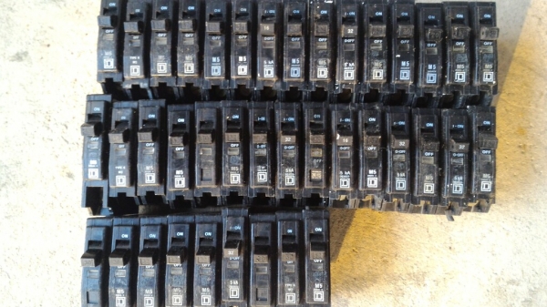 เบรกเกอร์