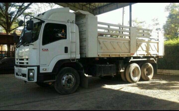 ขายรถบรรทุกสิบล้อดัมพ์ ISUZU เครื่อง 300 แรง ปี 54 กระบะดัมพ์สามมิตร รถสวยพร้อมใช้งาน
