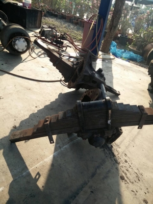 ขายแท่นอีซูชุเดกัาครบชุดเพลาเดีราคา 70.000 ขายแท่นอีซูชุเดกัาครบชุดเพลาเดีราคา 70.000