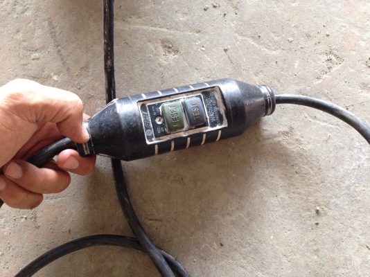 ขายเครื่องเจาะคอนกรีต Husqvarna DM 340 made in Sweden ใช้ไฟบ้าน 220V สภาพสวยมาก พร้อมใช้งาน มี 5 ตัวครับ