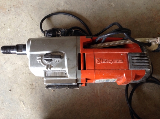 ขายเครื่องเจาะคอนกรีต Husqvarna DM 340 made in Sweden ใช้ไฟบ้าน 220V สภาพสวยมาก พร้อมใช้งาน มี 5 ตัวครับ