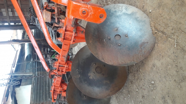 ผานบุกเบิก 3 ใบ 26" ผานบุกเบิก 3 ใบ 26"