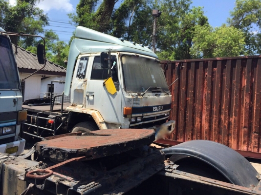 รถอีซูซุ 10 ล้อ หัวลาก 240 แรงม้า. ปี 39. (  นางฟ้าแท้. ) , ( มี ขาย 16 หัว. )     สนใจติดต่อ   081 - 6079515