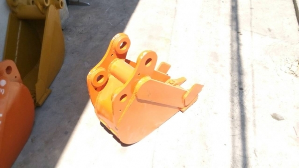 ขายคับบุ้งกี้วางท่อประปา รถแมคโคเล็ก ขนาดความกว้าง. 20-25-30. ซม. รับประกันความแข็งแรง