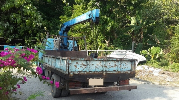 รถบรรทุกติดเครนยี่ห้อ ISUZU    รุ่น KS22 เครน TADANO  110 แรงม้า ปีจดทะเบียน 2524