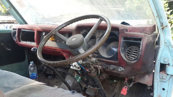 รถบรรทุกติดเครนยี่ห้อ ISUZU    รุ่น KS22 เครน TADANO  110 แรงม้า ปีจดทะเบียน 2524