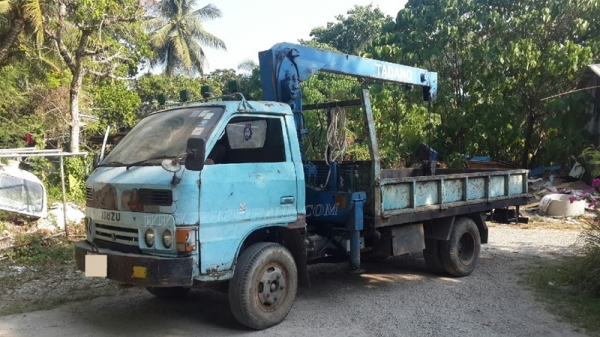 รถบรรทุกติดเครนยี่ห้อ ISUZU    รุ่น KS22 เครน TADANO  110 แรงม้า ปีจดทะเบียน 2524
