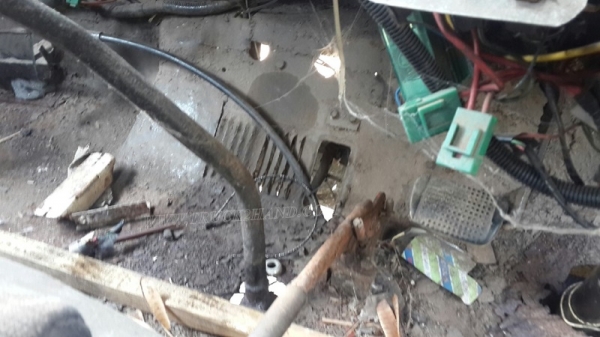 รถบรรทุกติดเครนยี่ห้อ ISUZU    รุ่น KS22 เครน TADANO  110 แรงม้า ปีจดทะเบียน 2524