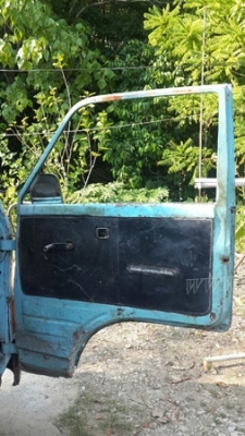 รถบรรทุกติดเครนยี่ห้อ ISUZU    รุ่น KS22 เครน TADANO  110 แรงม้า ปีจดทะเบียน 2524