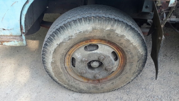 รถบรรทุกติดเครนยี่ห้อ ISUZU    รุ่น KS22 เครน TADANO  110 แรงม้า ปีจดทะเบียน 2524