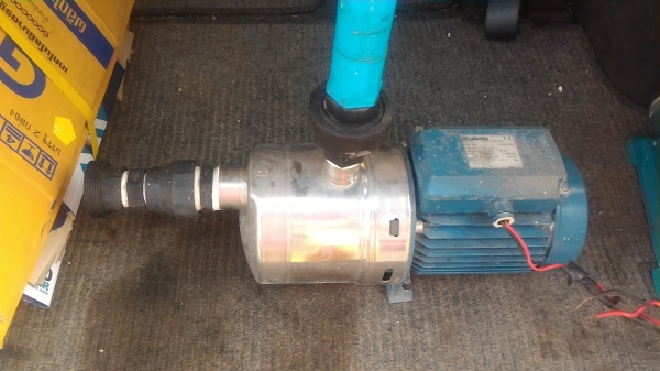 ปั๊มน้ำ caipeda จากอิตาลี ขนาด 1 แรงม้า ท่อ 1 นิ้ว แบบดันขึ้นได้สูงถึง 42.5 ม.ตัวเรื่อนปั๊มเป็นสแตนเลส