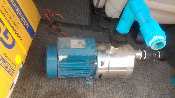 ปั๊มน้ำ caipeda จากอิตาลี ขนาด 1 แรงม้า ท่อ 1 นิ้ว แบบดันขึ้นได้สูงถึง 42.5 ม.ตัวเรื่อนปั๊มเป็นสแตนเลส