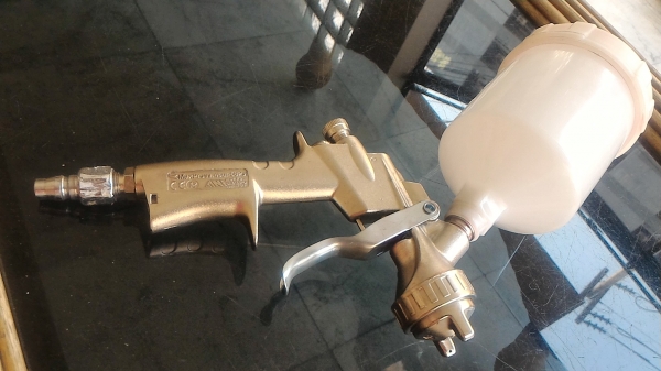 กาพ่นสีเอนกประสงค์คุณภาพสูง ยี่ห้อ ANI แบบกาบนขนาดใหญ่เป็นพลาสติกแข็งขาว